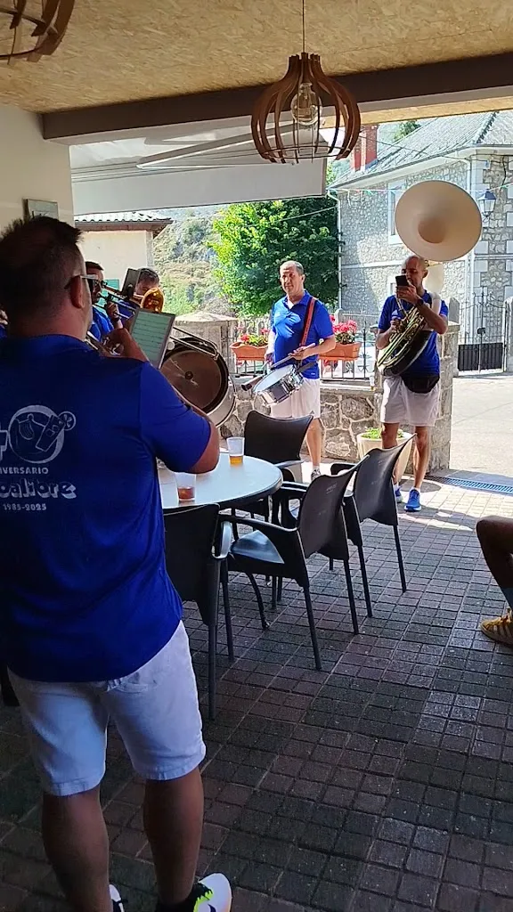 Hostal Bar Restaurante Madrid_Puebla de Lillo_slider_image_2