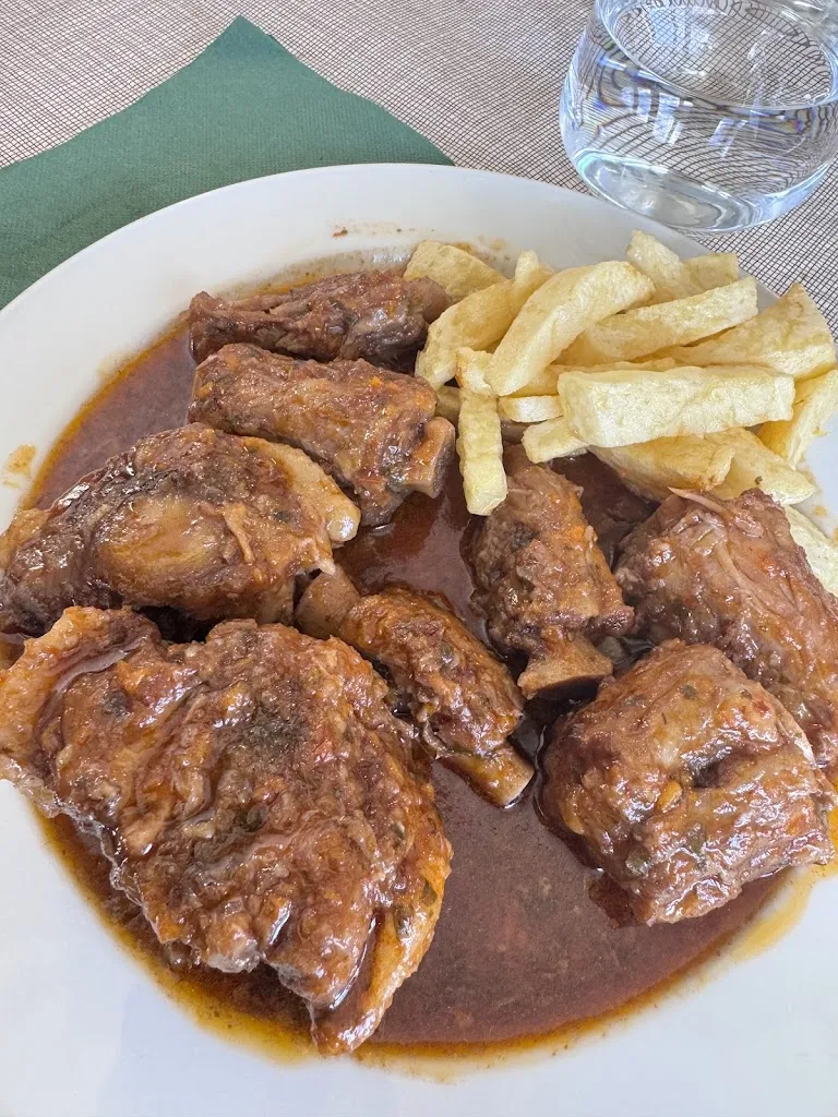 Hostal Bar Restaurante Madrid_Puebla de Lillo_slider_image_3