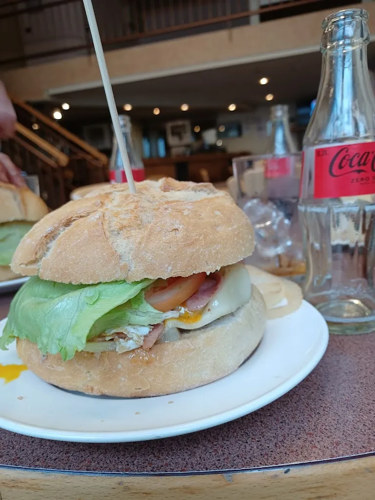 Menü_Cafetería los Arcos_Puente de Domingo Flórez_Bild_3