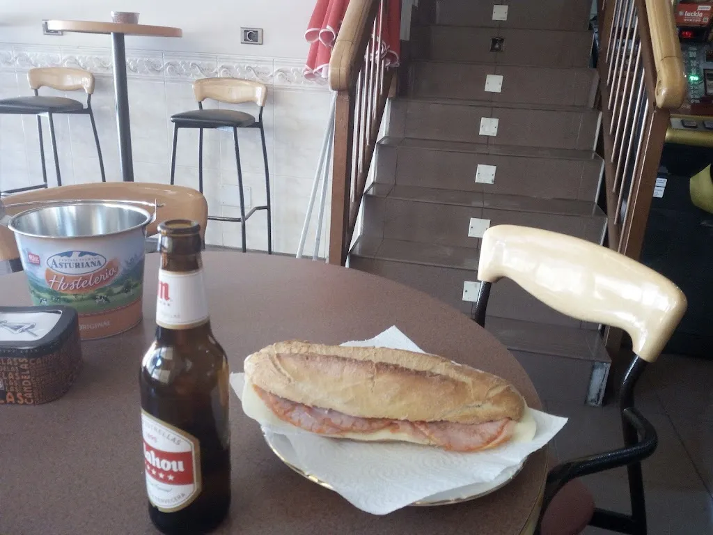 Menü_Cafetería los Arcos_Puente de Domingo Flórez_Bild_8