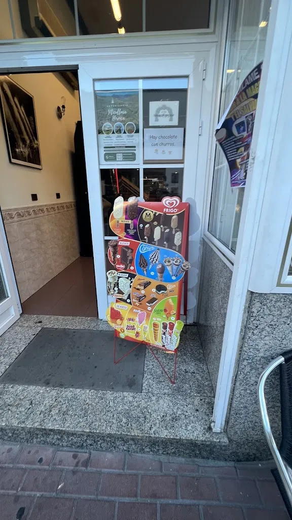 Rafael “Pretty Honest Reviews” Restrepo_Cafetería los Arcos_Puente de Domingo Flórez_Bewertung