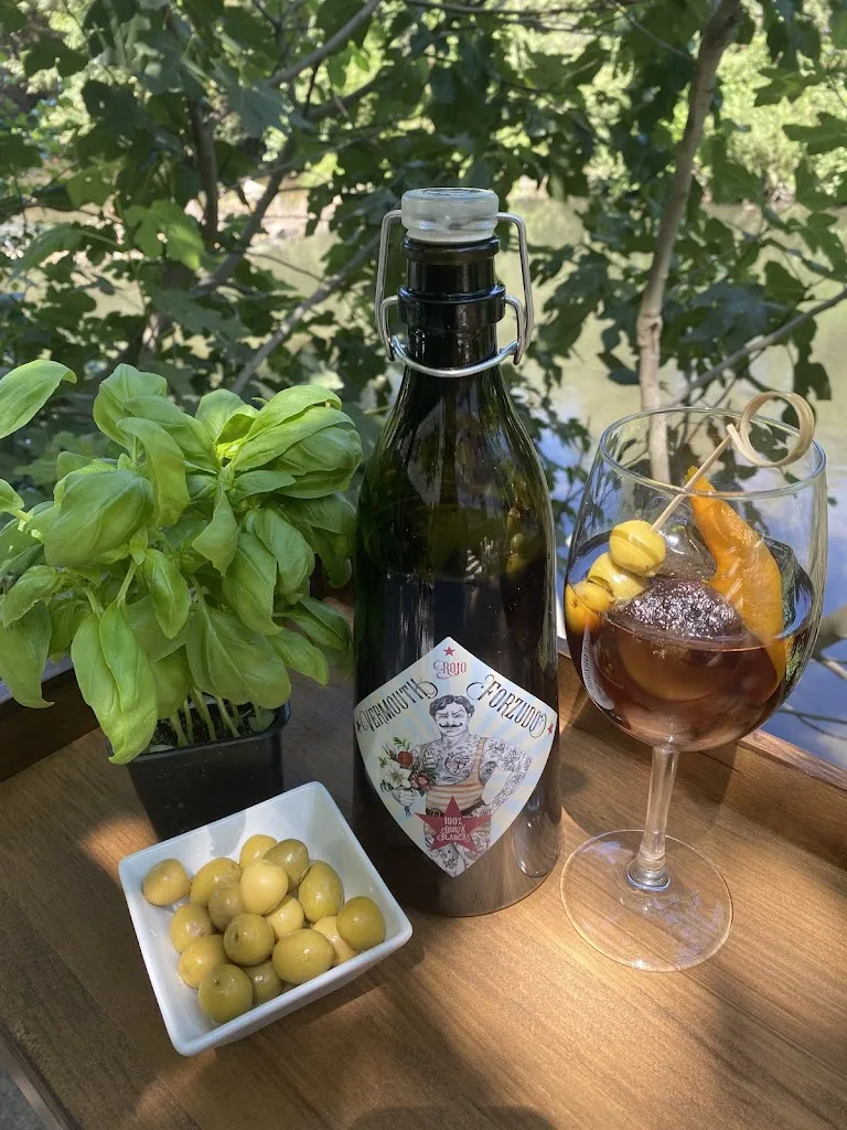 Menu_4-70 Bodega Chillout_Puente de Domingo Flórez_image_5