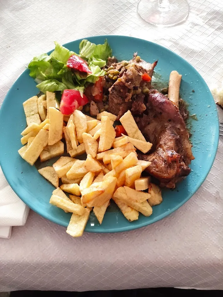 Violeta Del Rio_Bar Hermanos Prieto_Riello_review