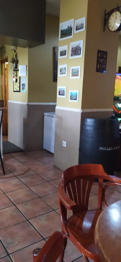 Hans_Paulinka_Robla La_review