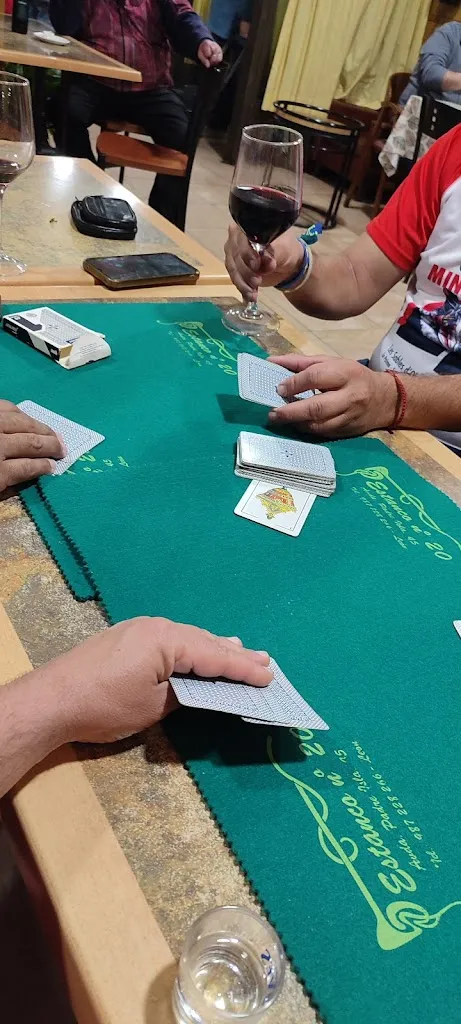 Jesus Galvez_Pensión Mundo Bar Yosumar_Robla La_review