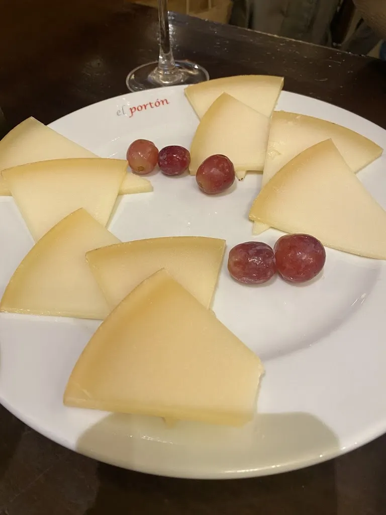 Juliana C M_El Portón_Provincia de Zamora_review