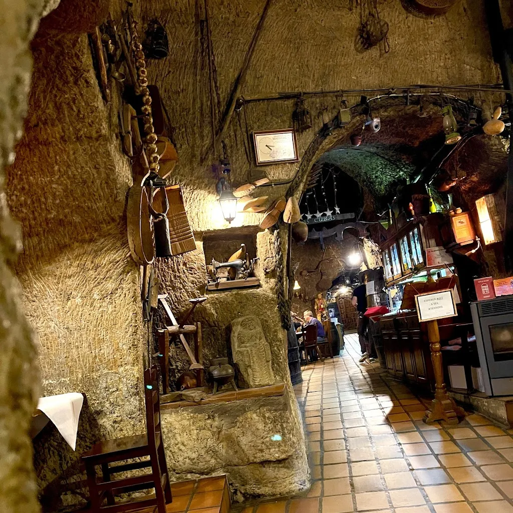 Roger Bailey_Restaurante Bodega La Gruta_San Adrián del Valle_review