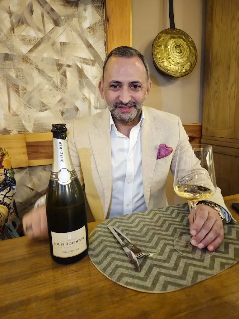 Emanuel Pesqueira_Villa Paramesa_Provincia de Valladolid_review