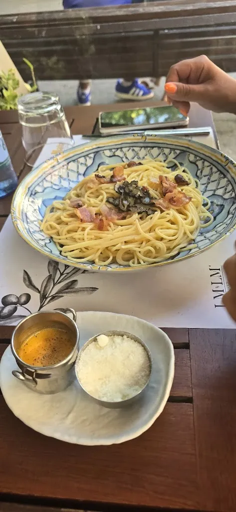 Márcio Sousa_La Mafia se sienta a la mesa_Provincia de Valladolid_review