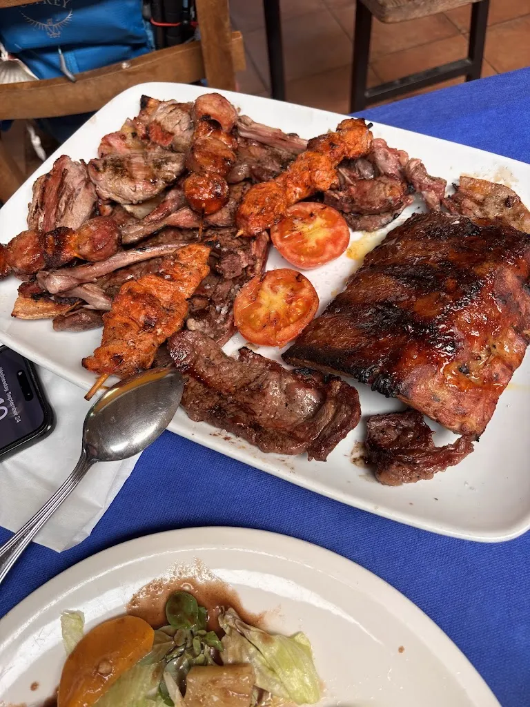 Sasha Neumann_Bar Restaurante El Arco_Sahagún_review