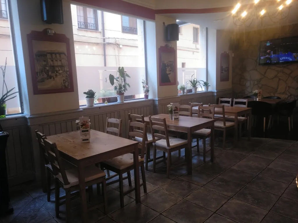 Bar Plaza_Sahagún_slider_image_3