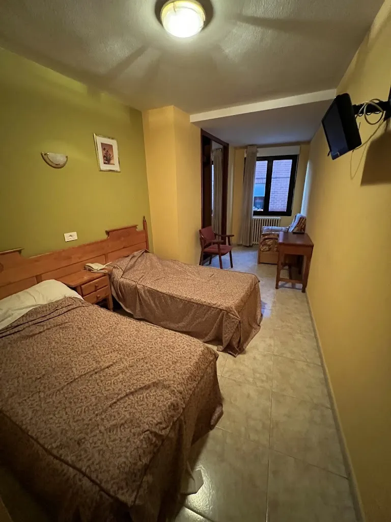 Kate_Dormero Hotel y Albergue_Sahagún_review