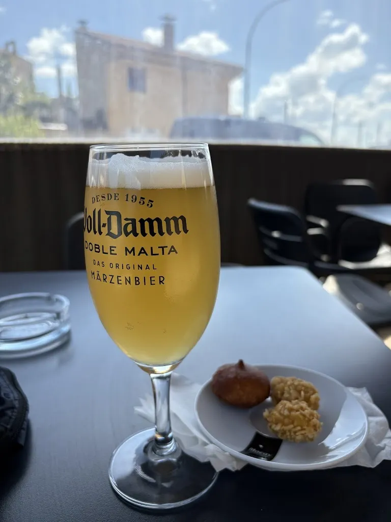 Yy Lee_Café-Bar El Peregrino_Sahagún_review