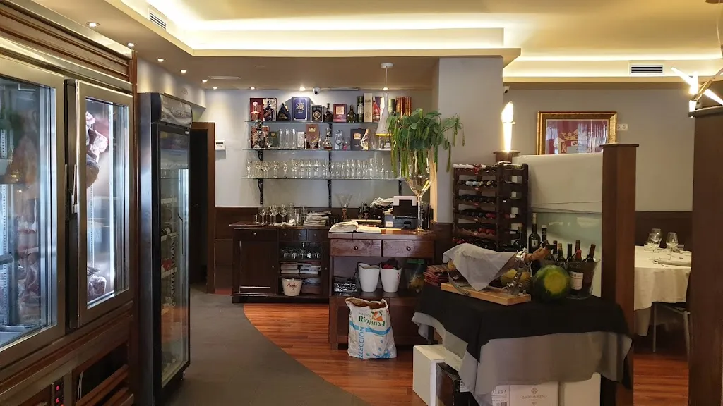 Luis Sahagún restaurant in Sahagún