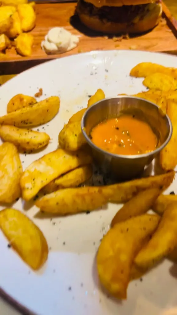 Patri Arteaga D_La Fabrica 1984 Elda_Elda_review