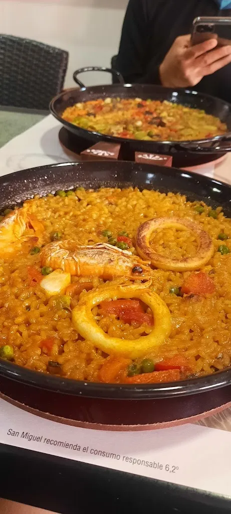 May Rosales_Cafeteria Caracas_Sahagún_review