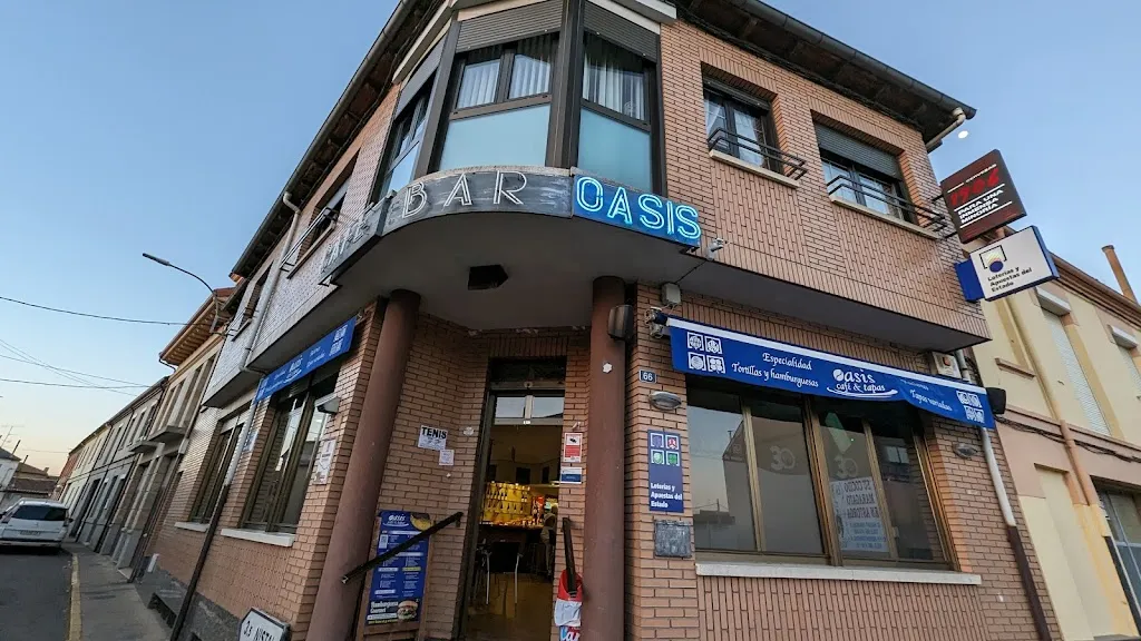 Café bar OASIS restaurant in San Justo de la Vega