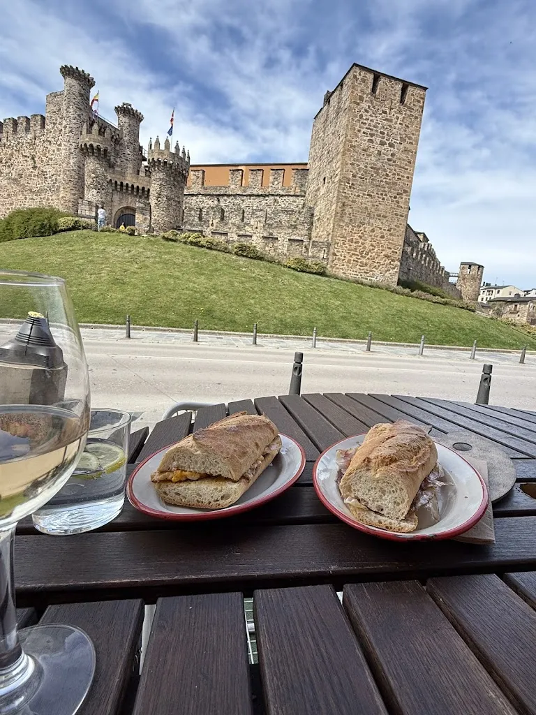 Martin T_La bodega de Godivah_Ponferrada_review