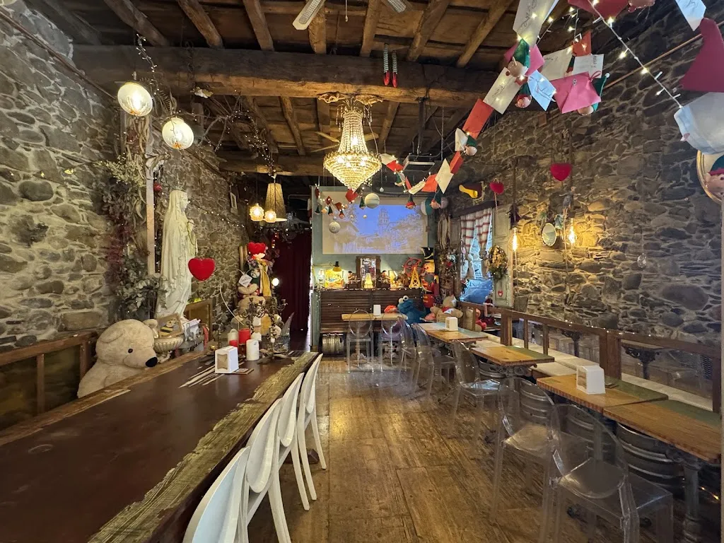 Alina Martha Muresan_La bodega de Godivah_Ponferrada_review