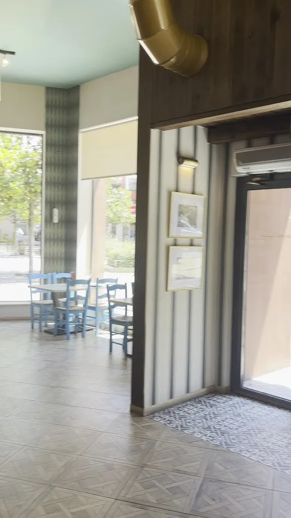 har hsu_La Mafia se sienta a la mesa_Ponferrada_review