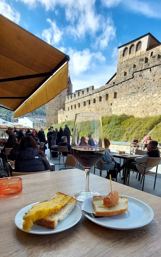 Victor Rodrigues_La Barbacana_Ponferrada_review