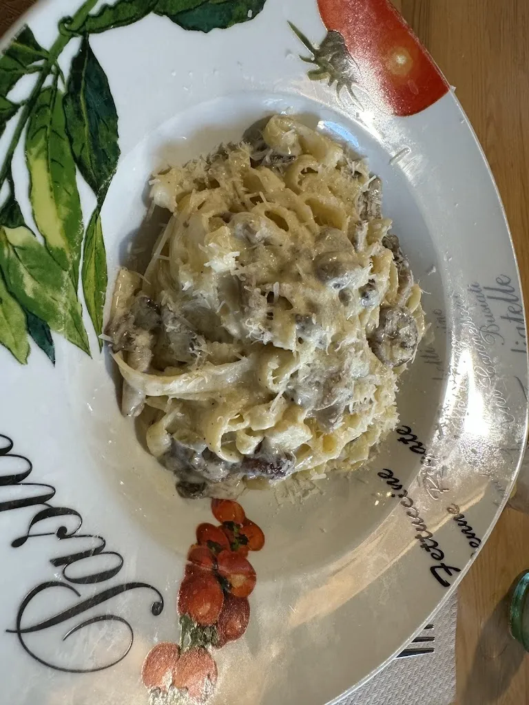 Christine McDonald_Pizzeria La Capricciosa_Ponferrada_review