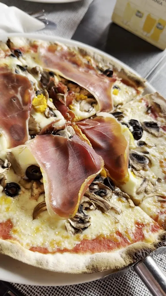 Pizzeria La Capricciosa_Ponferrada_slider_image_2