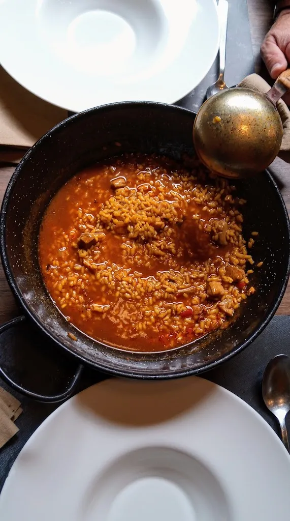 Ana Beviá_Tikismikis Bar_Elda_recensione