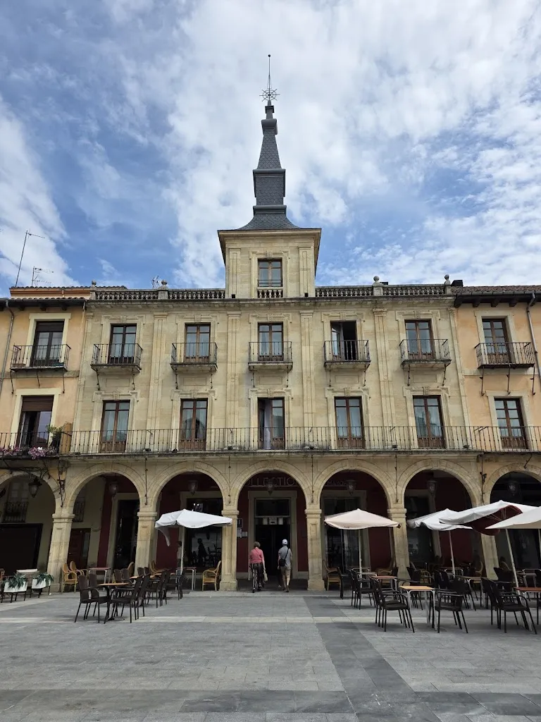 Jaded Old Guy_Hotel NH Collection León Plaza Mayor_Santa María de Ordás_review