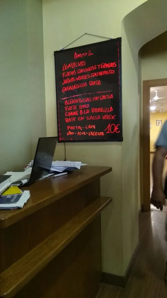 Ana R_Hostal Restaurante El Silo_Santa María del Monte de Cea_review