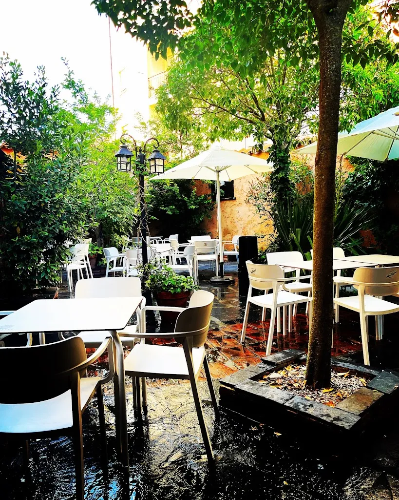 Taberna de Tano restaurant in Santa María del Páramo