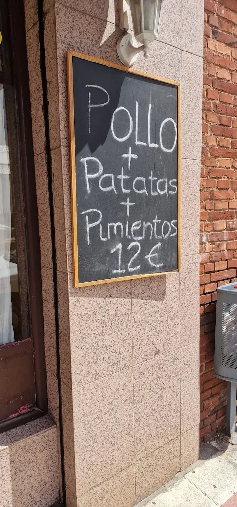 Viacheslav Gorbach_El Señor Pollo_San Andrés del Rabanedo_review