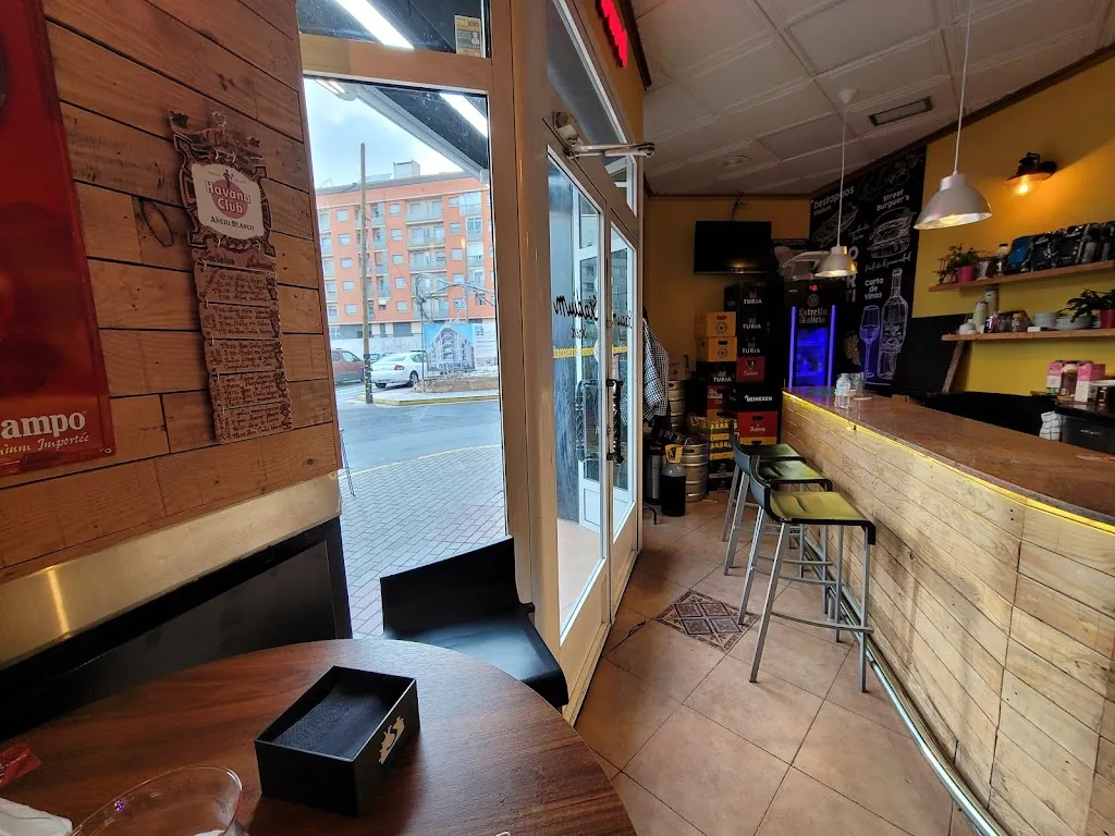 Emi Lopez_Stadium Street Restaurante Informal_Ibi_review