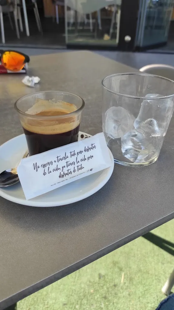 Maca Zamora_Cafeteria restaurante Valcarce_San Andrés del Rabanedo_recensione