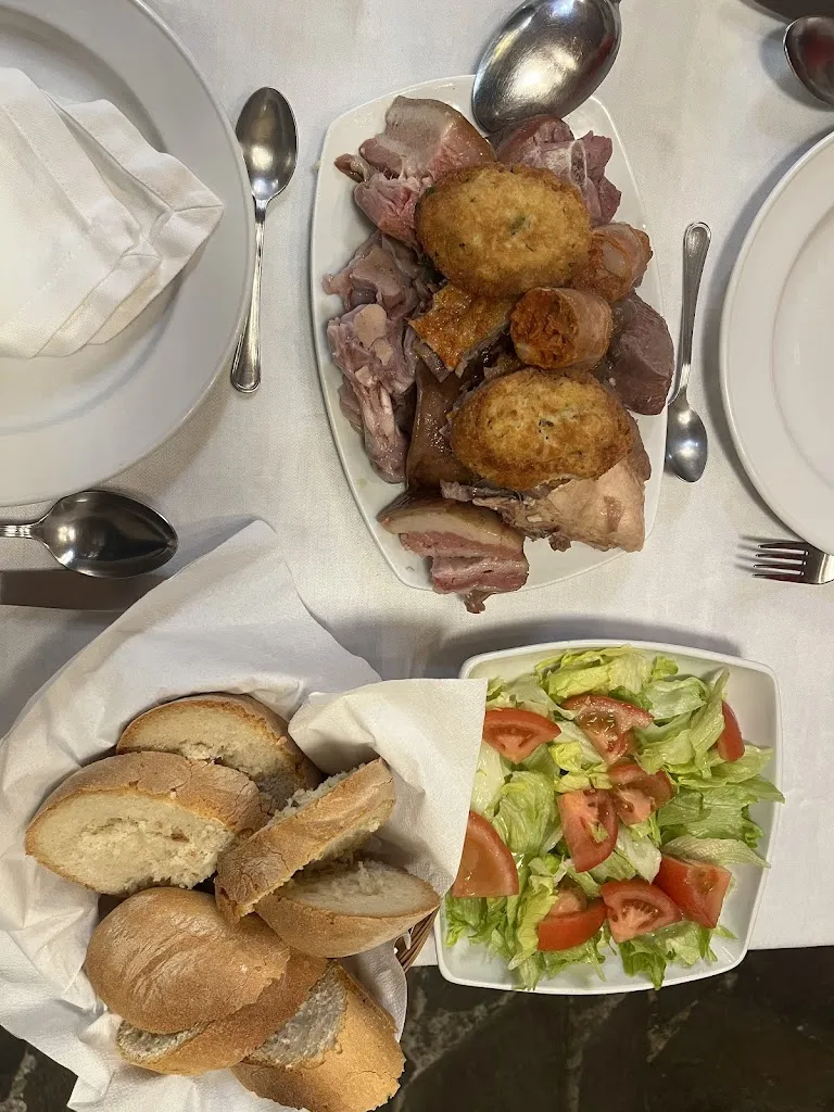 beatriz lopez muñoz_Mesón Casa Gloria_Santiago Millas_review