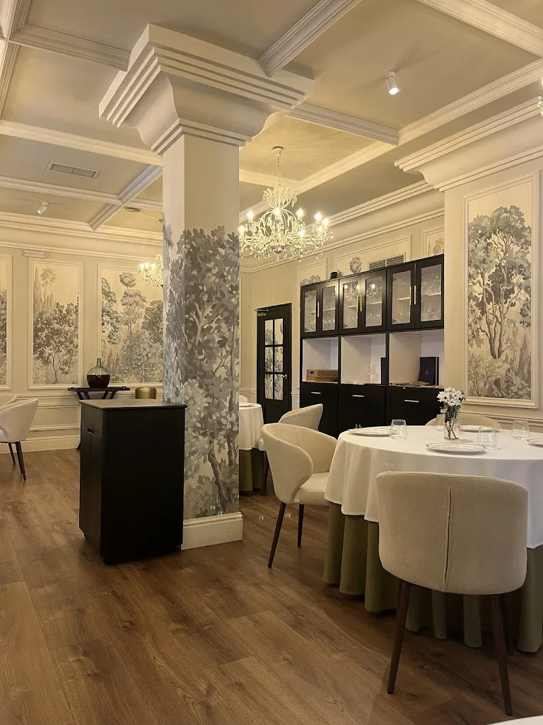 Nacho Martín_Reina XIV_San Ildefonso_review