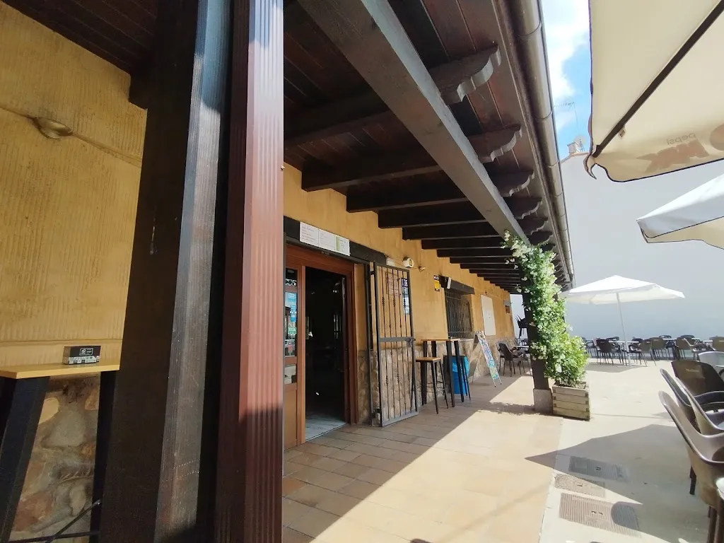 Marco Antonio Anton_Casa del Pueblo de Azadinos_Sariegos_review