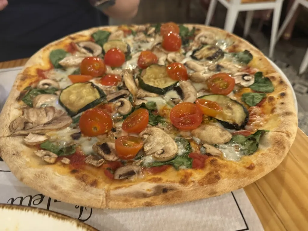 Henry T_Fratelli d'Italia | RISTORANTE PIZZERIA Chueca_Santas Martas_review