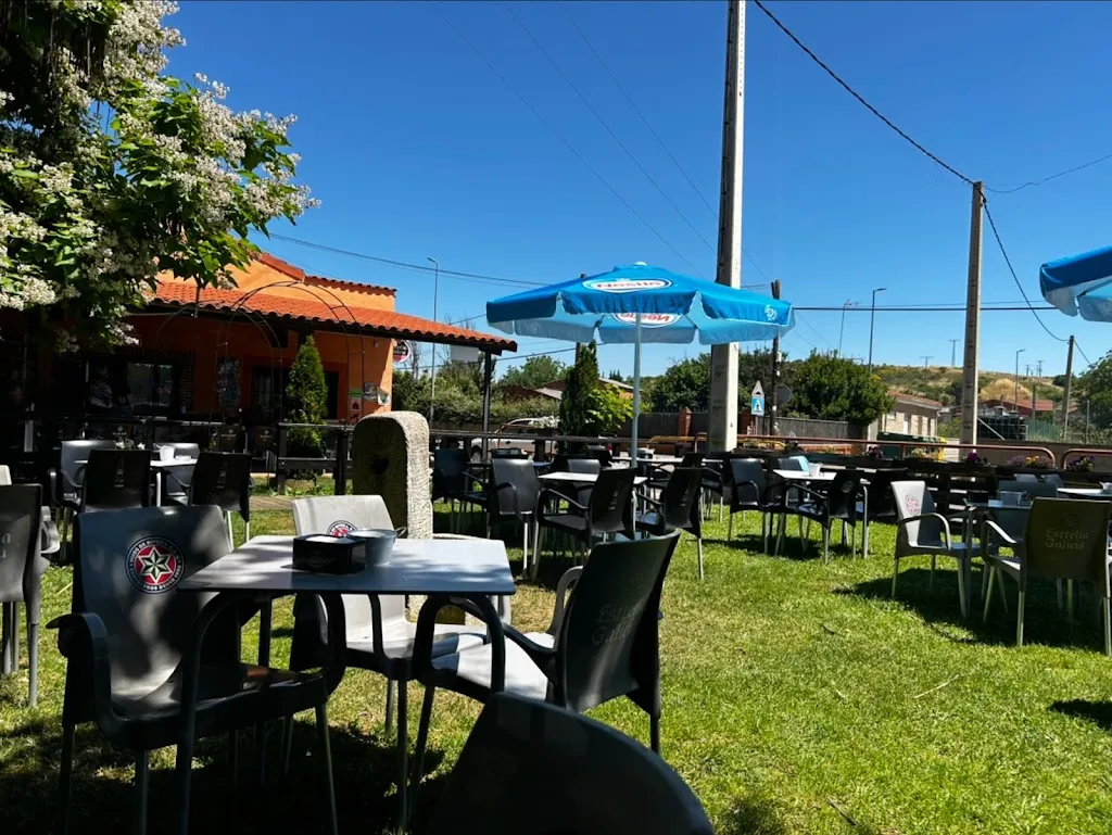 Café Bar Las Praderas_Santovenia de la Valdoncina_slider_image_1