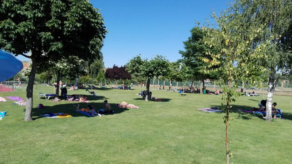 Bar Piscina Santovenia De La Valdpncina_Santovenia de la Valdoncina_slider_image_3