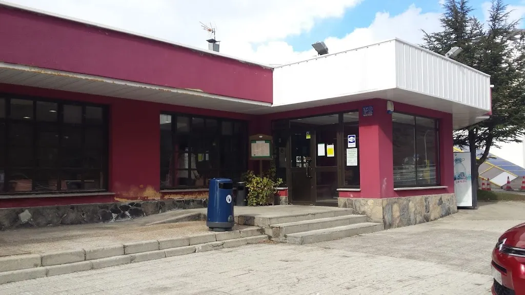 Áreas de Servicio MORE - Caldas de Luna restaurant in Sena de Luna