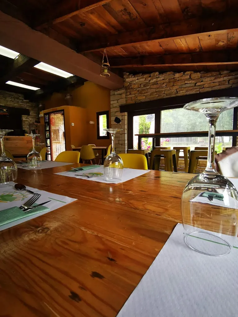Restaurante Camping Valle do Seo_Trabadelo_slider_image_1