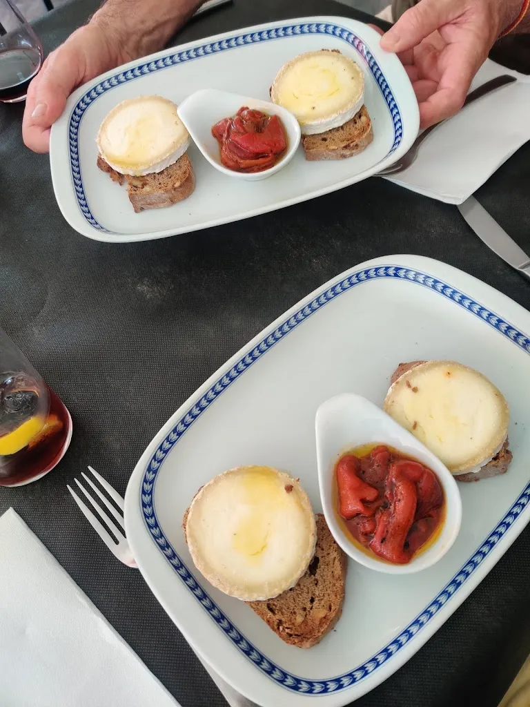 Jacinta Henriques_Hostal Canadá_Toral de los Vados_review