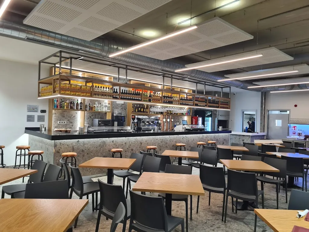 Restaurante La fábrica de Valcarce Villaobispo restaurant in Valdefresno