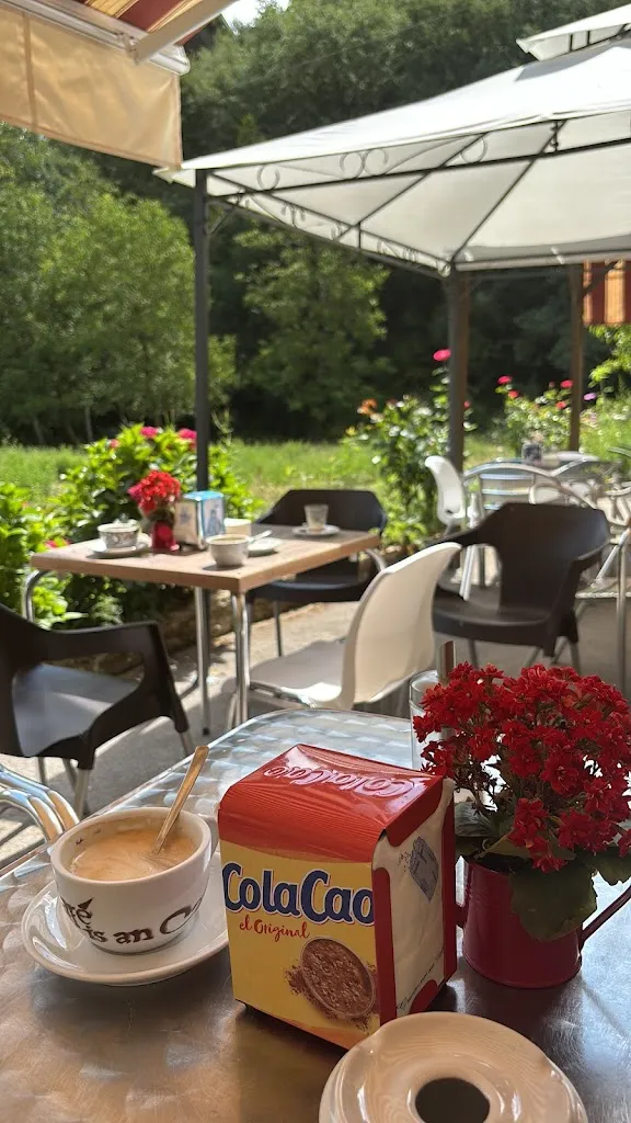 Panadería Cerezales restaurant in Vega de Valcarce