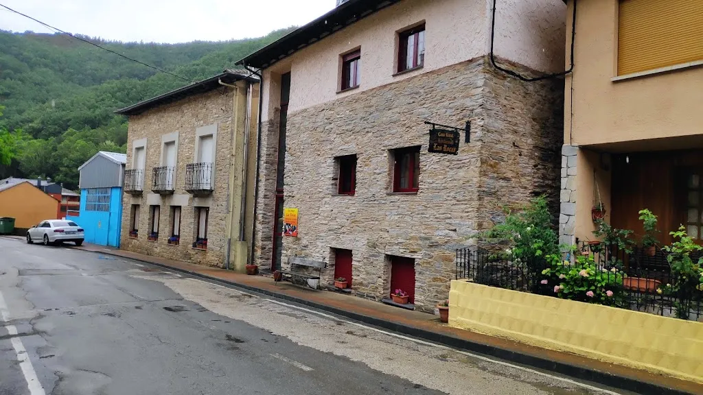 LAS ROCAS_Vega de Valcarce_slider_image_1