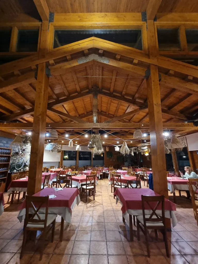 Restaurante Cabañas y Spa restaurant in Vegaquemada