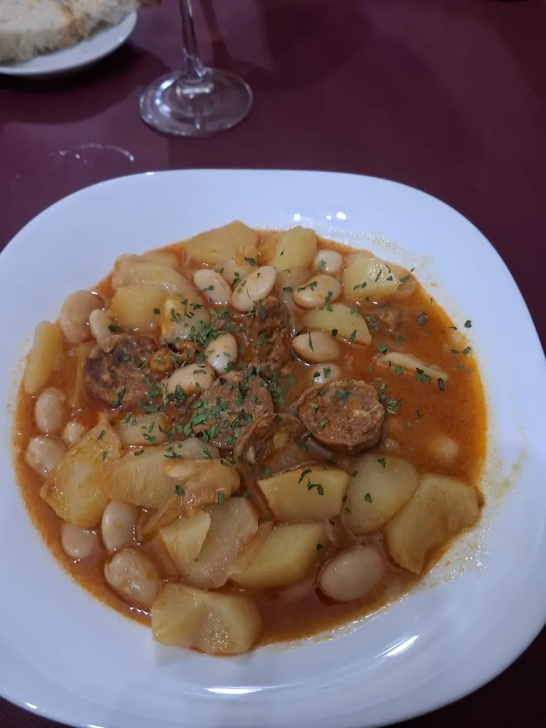 Mario Familiar_Bar Restaurante El Jardín_Vega de Espinareda_review