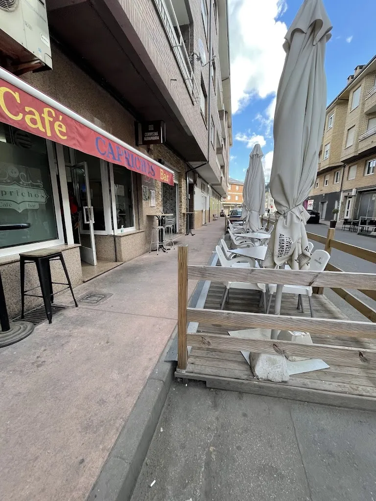 J. L_CAPRICHOS_Vega de Espinareda_review