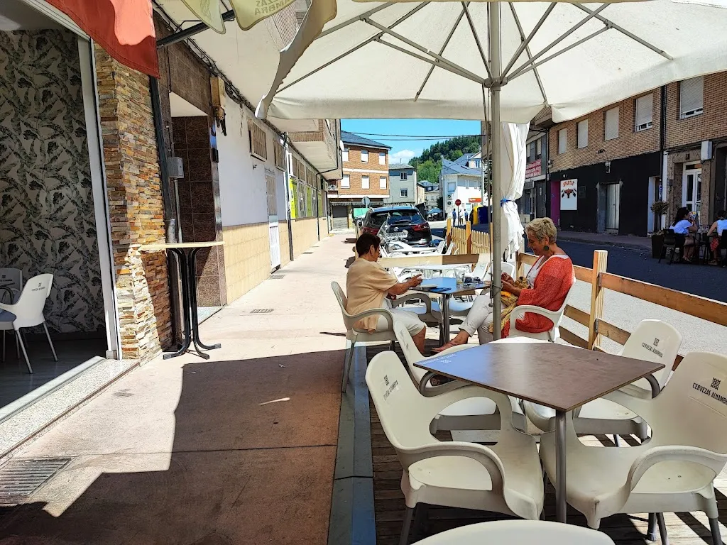 Anibal Marcano_CAPRICHOS_Vega de Espinareda_review